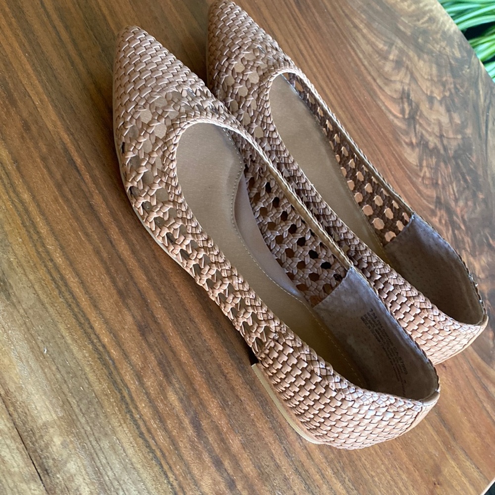 Caslon Size 7 Flats